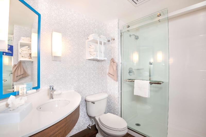 اتاق استاندارد با تخت بزرگ, Hampton Inn Tucsonairport