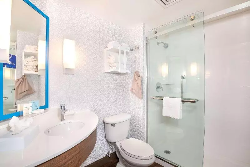 اتاق استاندارد با تخت بزرگ, Hampton Inn Tucsonairport