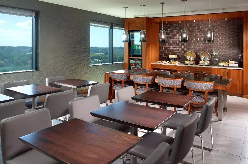デラックスルーム, Hilton Atlanta Northeast