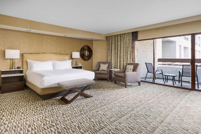 キングサイズベッドのスタンダードルーム, Hilton Phoenix Airport