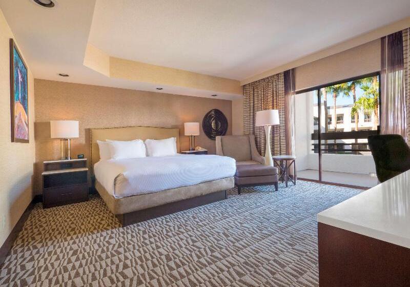 キングサイズベッドのスタンダードルーム, Hilton Phoenix Airport