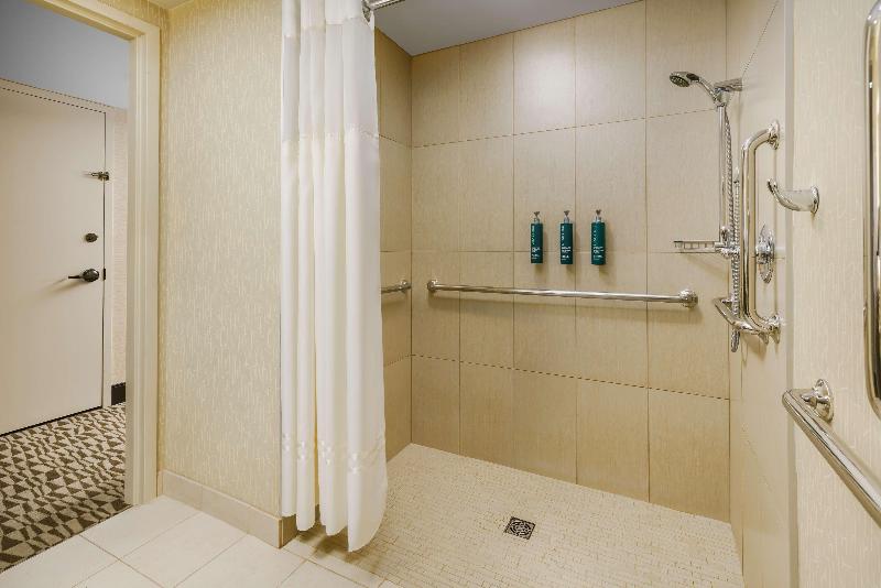 キングサイズベッドのスタンダードルーム, Hilton Phoenix Airport