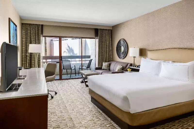 キングサイズベッドのエクゼクティブルーム, Hilton Phoenix Airport
