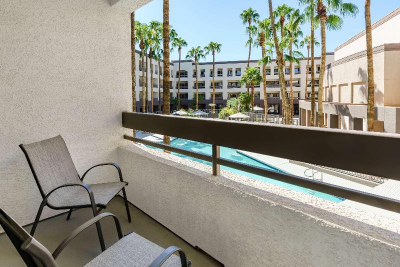 キングサイズベッドのエクゼクティブルーム, Hilton Phoenix Airport