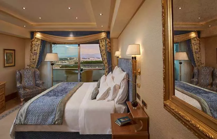 キングサイズベッドのスイートルーム, Hilton Phoenix Airport