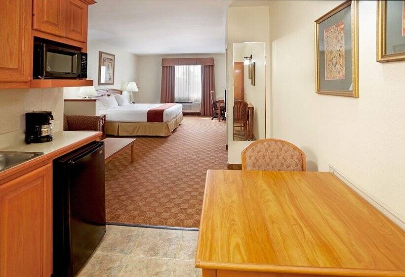 Люкс с гидромассажем, Holiday Inn Express Hotel And Suites Brownsville, An Ihg