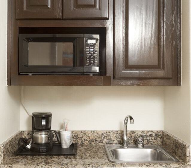 سوییت, Holiday Inn Express Hotel And Suites Brownsville, An Ihg