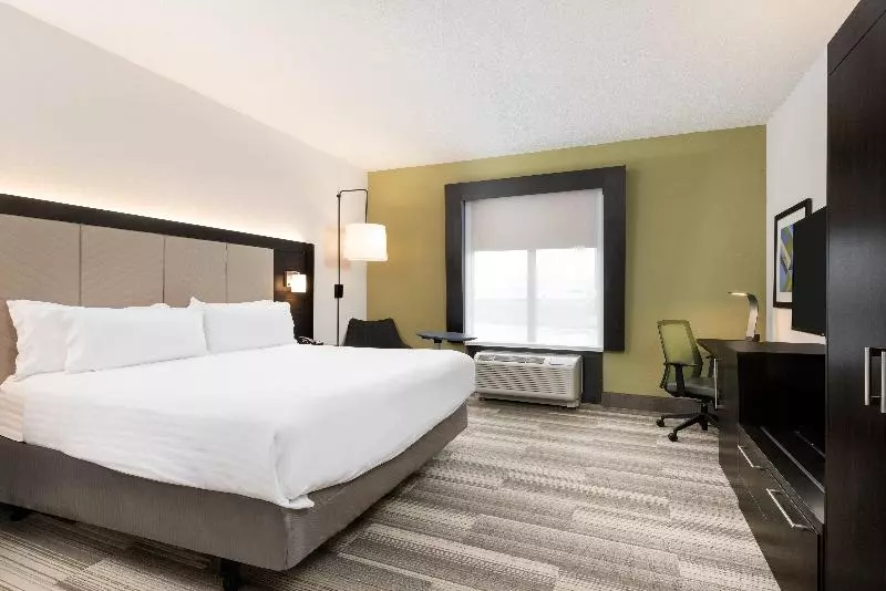 سوییت, Holiday Inn Express Hotel And Suites Brownsville, An Ihg
