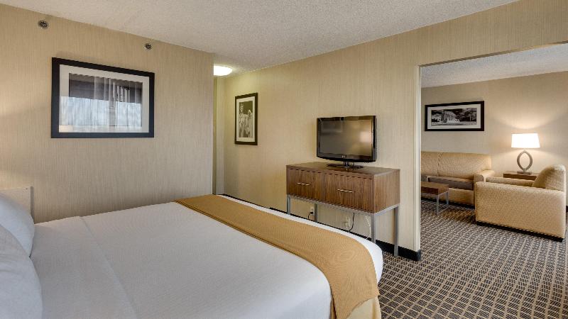 스위트 킹사이즈 침대, Holiday Inn Express Washington Dc Sw Springfield By Ihg