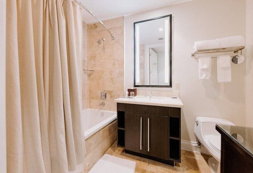 プールビューの３ベッドルームアパート, Beachside Resort & Residences