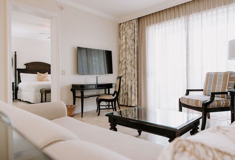 プールビューの３ベッドルームアパート, Beachside Resort & Residences