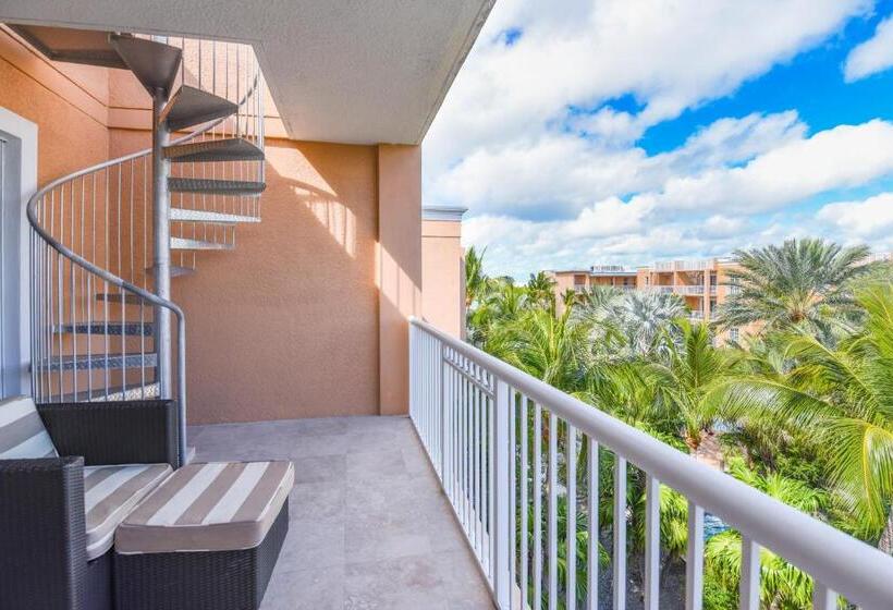 プールビューのバルコニー付１ベッドルームアパート, Beachside Resort & Residences