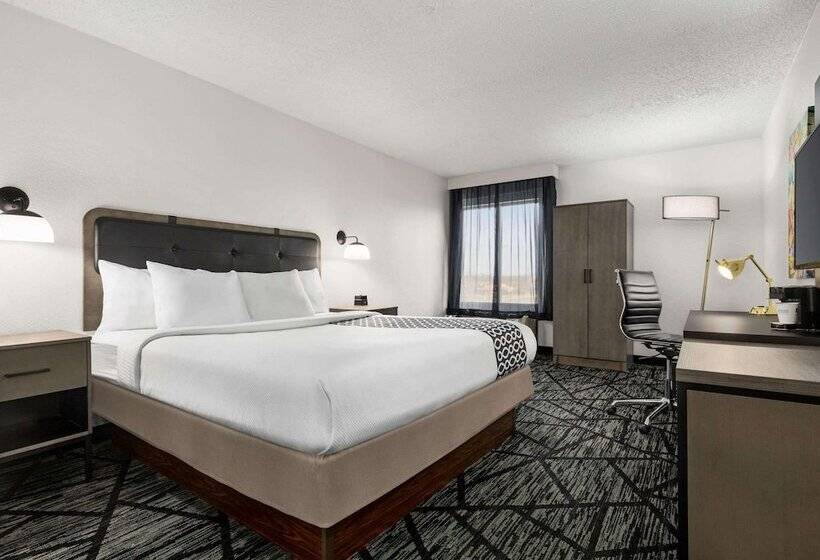 デラックススイート, La Quinta By Wyndham Cleveland Airport West