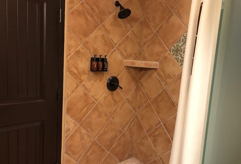 Номер Deluxe, Mission De Oro