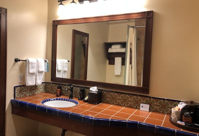 Номер Deluxe, Mission De Oro