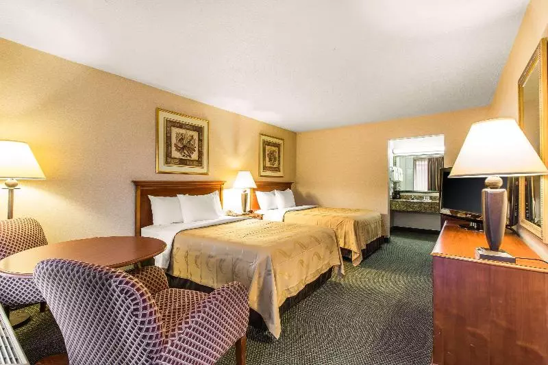 スタンダードルーム, Quality Inn & Suites Mcdonough South I75