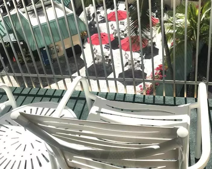 اتاق استاندارد با بالکن, Ramada Plaza By Wyndham Waikiki