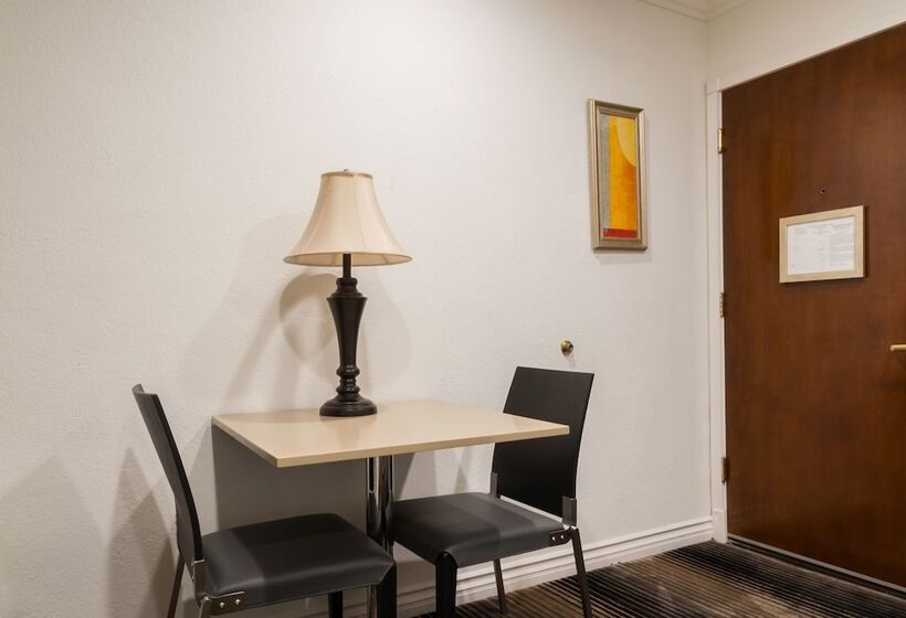 스탠다드 룸 더블 침대 2개, Rodeway Inn & Suites Pacific Coast Highway