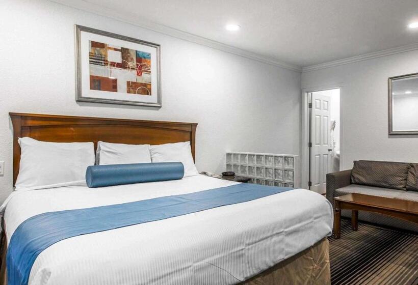 스탠다드 룸 더블 침대 2개, Rodeway Inn & Suites Pacific Coast Highway