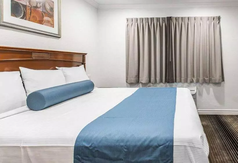 اتاق استاندارد با تخت بزرگ, Rodeway Inn & Suites Pacific Coast Highway