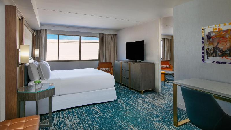 جناح سرير كينج, Dena, Pasadena Los Angeles, A Tribute Portfolio