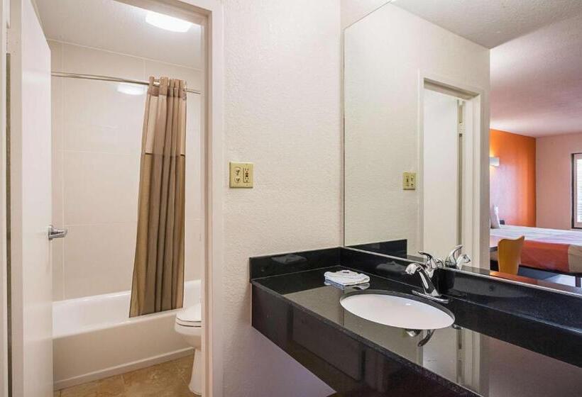 Стандартный Номер Кровать Кинг, Motel 6savannah, Ga Midtown