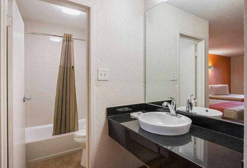 Стандартный Номер Кровать Кинг, Motel 6savannah, Ga Midtown