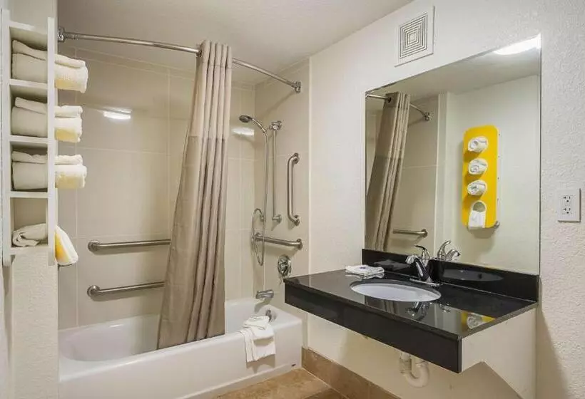 身障者適用スタンダードルーム, Motel 6savannah, Ga  Midtown