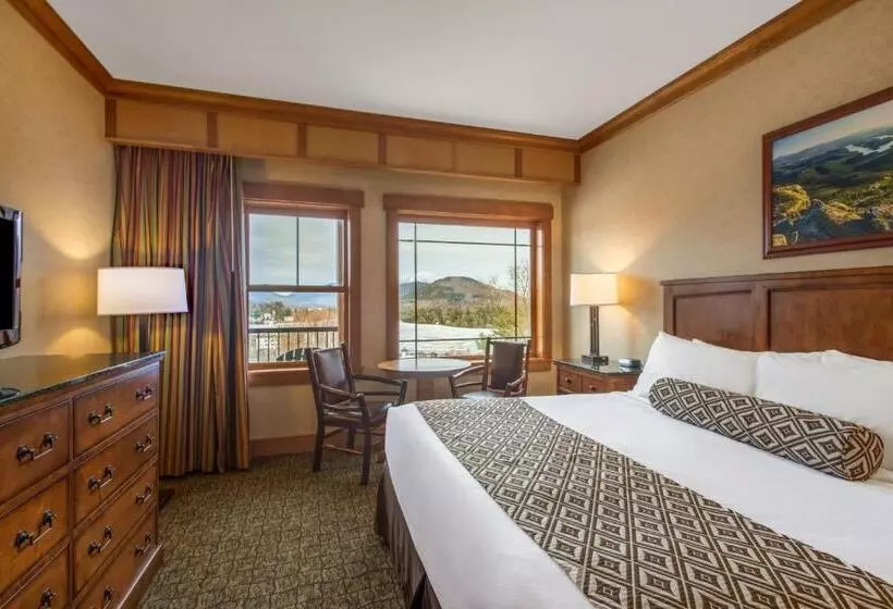 キングサイズベッドのデラックススイート, Crowne Plaza Lake Placid, An Ihg