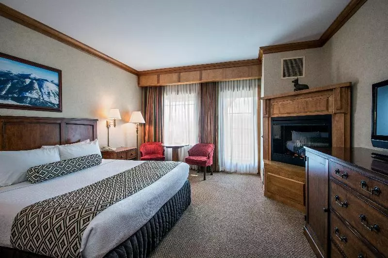 キングサイズベッドのデラックスルーム, Crowne Plaza Lake Placid, An Ihg