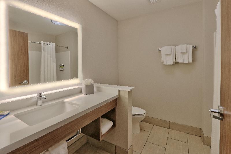 Номер Стандарт Вид на Озеро, Crowne Plaza Lake Placid, An Ihg