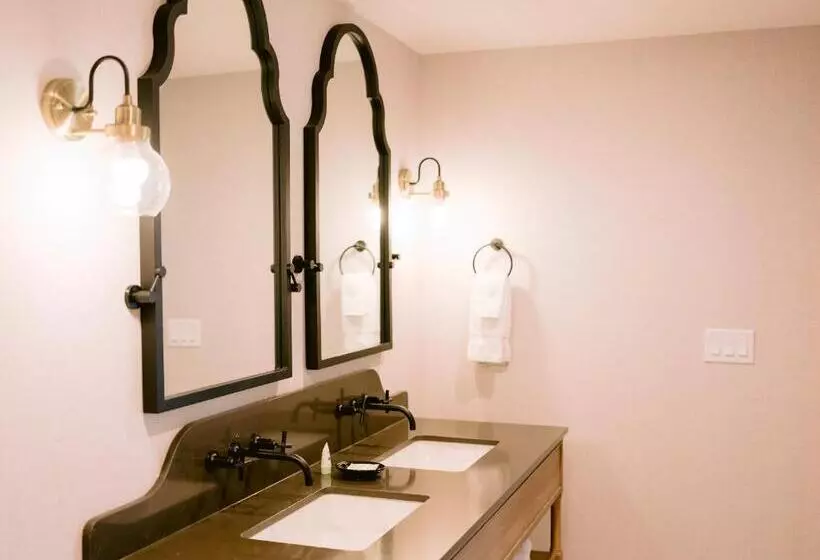 デラックスルーム, Homestead Resort