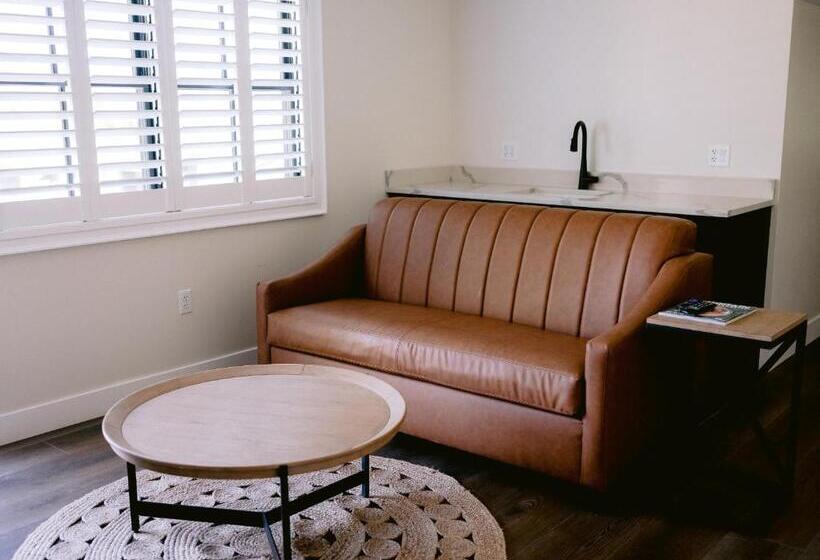 Полулюкс, Homestead Resort