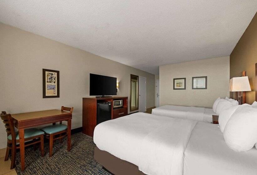 غرفه قياسيه سريرين مزدوجين, Comfort Inn On The Ocean