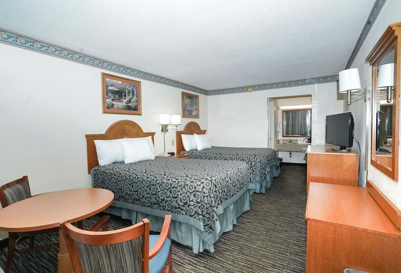 חדר סטנדרט שתי מיטות זוגיות, Days Inn By Wyndham Lake City I 75