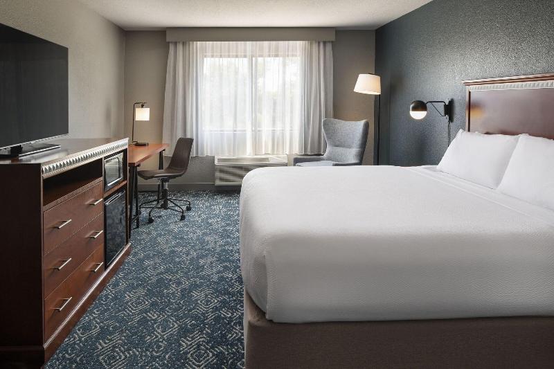 اتاق استاندارد با تخت بزرگ, Four Points By Sheraton Tucson Airport