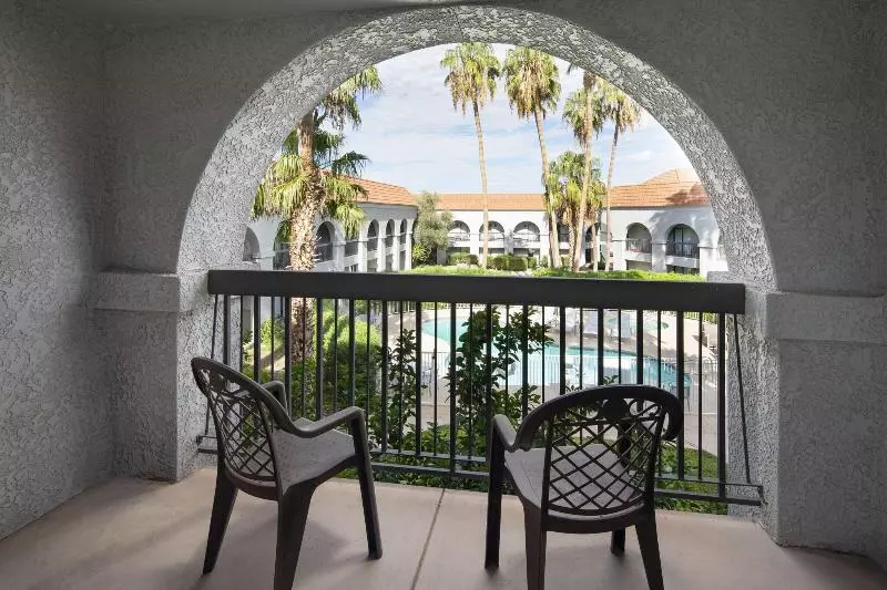 景色の見えるデラックスルーム, Four Points By Sheraton Tucson Airport