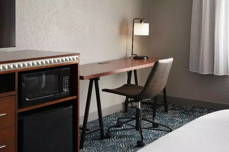 キングサイズベッドのスタンダードルーム, Four Points By Sheraton Tucson Airport
