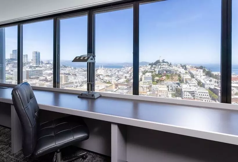 اتاق لوکس با چشم‌انداز, Hilton San Francisco Financial District