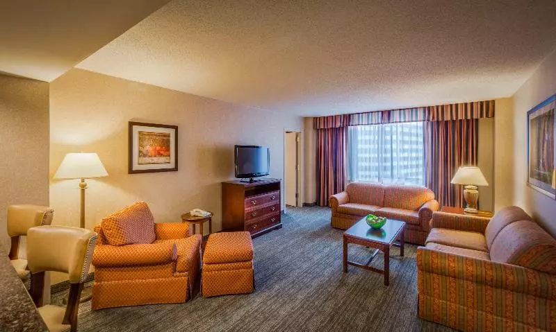 キングサイズベッドのスイートルーム, Holiday Inn Arlington At Ballston, An Ihg