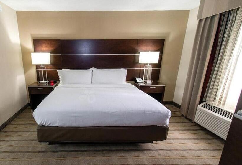 Люкс Кровать Кинг, Holiday Inn Charlotte Airport, An Ihg