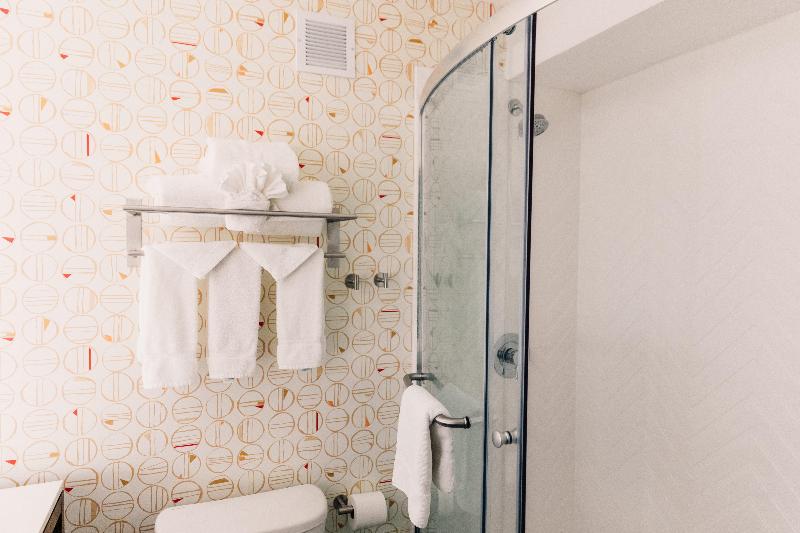 اتاق استاندارد با تخت بزرگ برای معلولان, Holiday Inn & Suites Phoenix Mesa Chandler, An Ihg