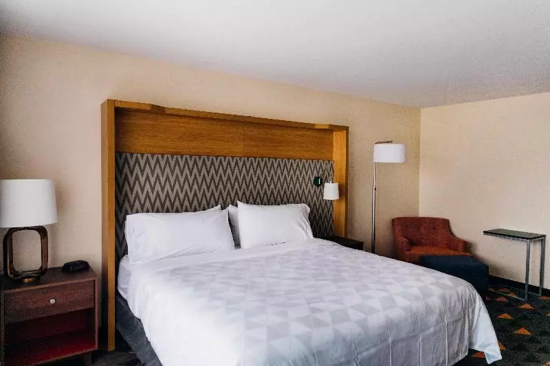 キングサイズベッドのスタンダードルーム, Holiday Inn & Suites Phoenix Mesa Chandler, An Ihg