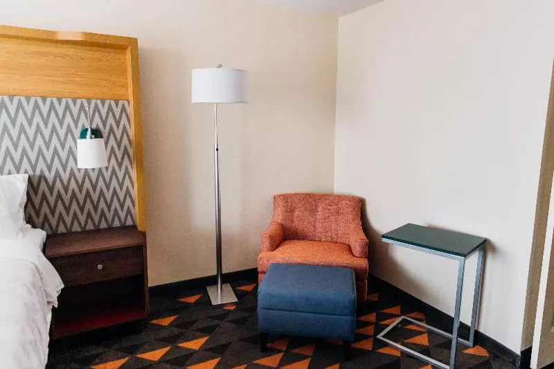 キングサイズベッドのスタンダードルーム, Holiday Inn & Suites Phoenix Mesa Chandler, An Ihg