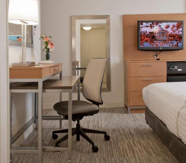 Стандартный Номер Кровать Кинг, Holiday Inn Washington Central/white House, An Ihg
