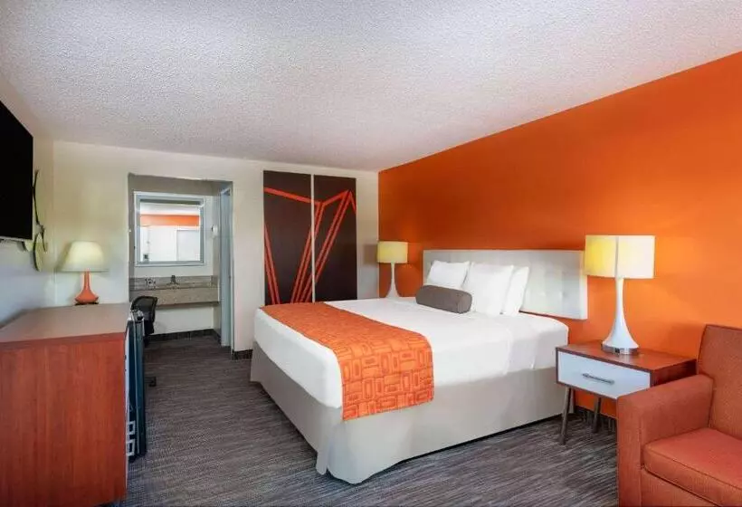 キングサイズベッドのスタンダードルーム, Howard Johnson By Wyndham Vero Beach/i95