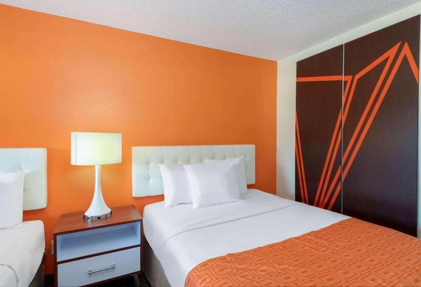 Номер Deluxe Адаптированный для Инвалидов, Howard Johnson By Wyndham Vero Beach/i95