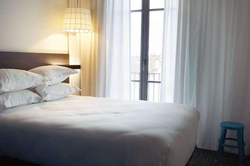 标准间带游泳池, Howard Johnson By Wyndham Fullerton/anaheim Conference Cntr