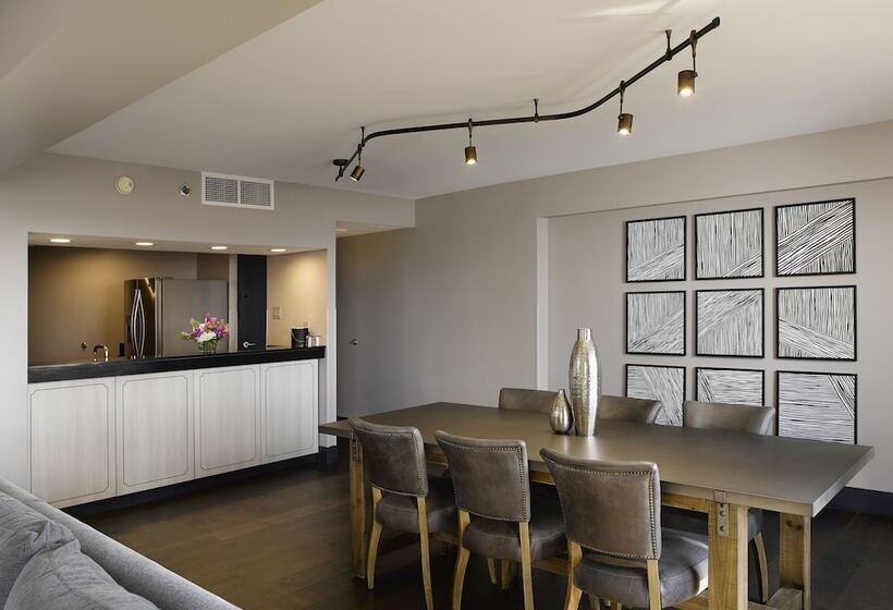 سوییت, Hyatt Regency Louisville