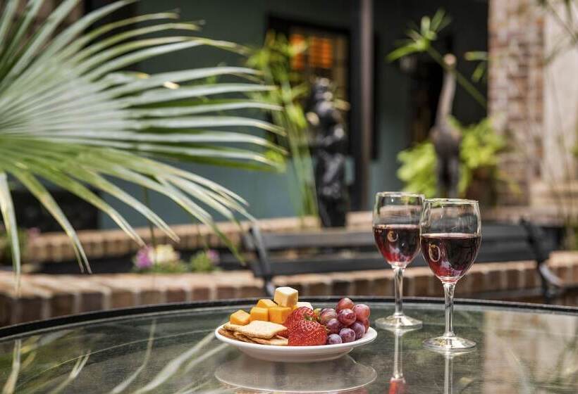 クイーンサイズベッドのクラシックルーム, Indigo Inn